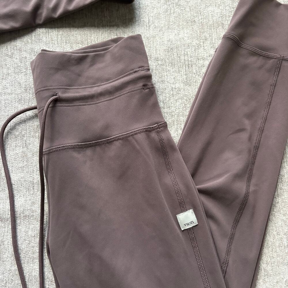 Vuori Workout Set - Picture 3 of 4